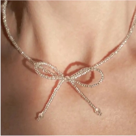 NWOT Beaded Bow Necklace - Picture 2 of 3